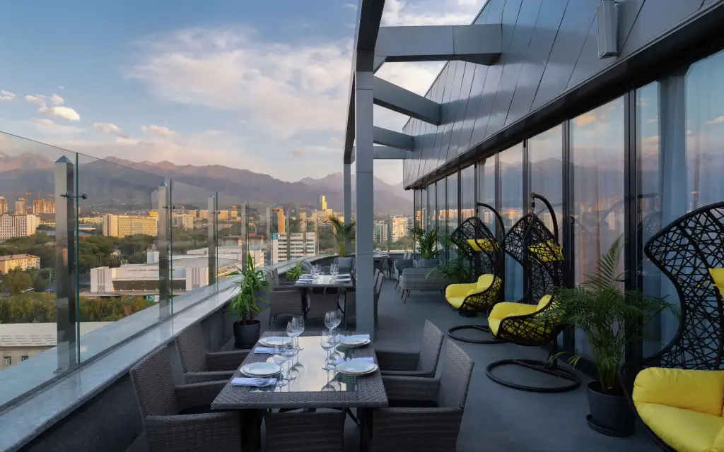 Алматы: Отель DoubleTree by Hilton Almaty