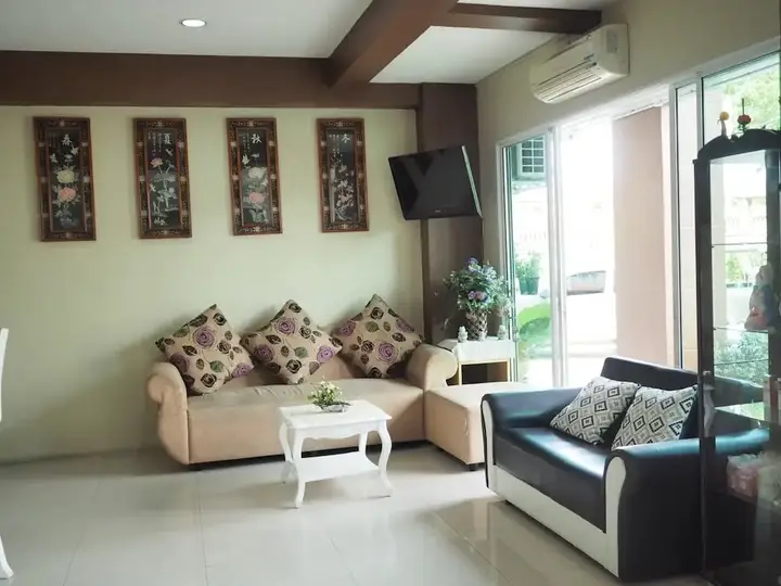 Чонбури: Ananya Residence Service Apartment