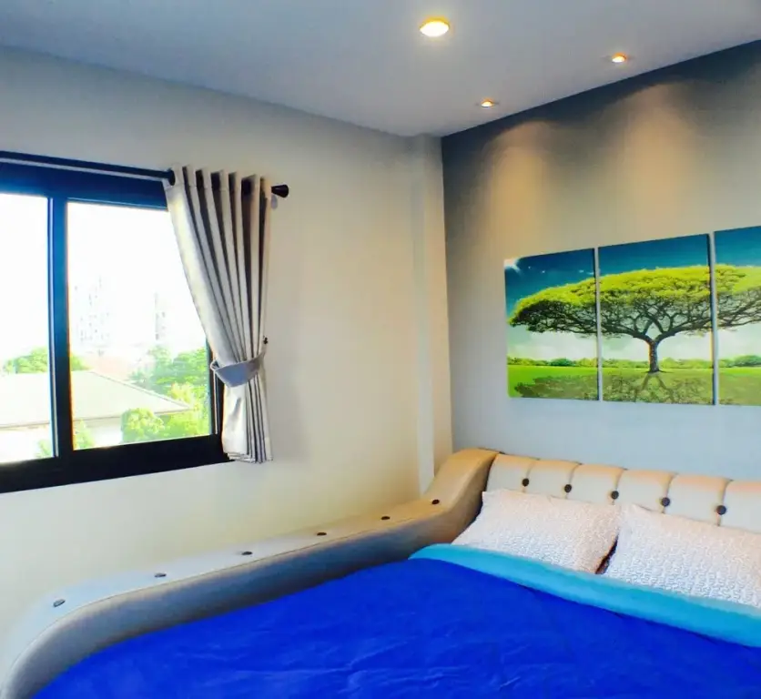 Бангкок: 4 Bedroom House at Skytrain
