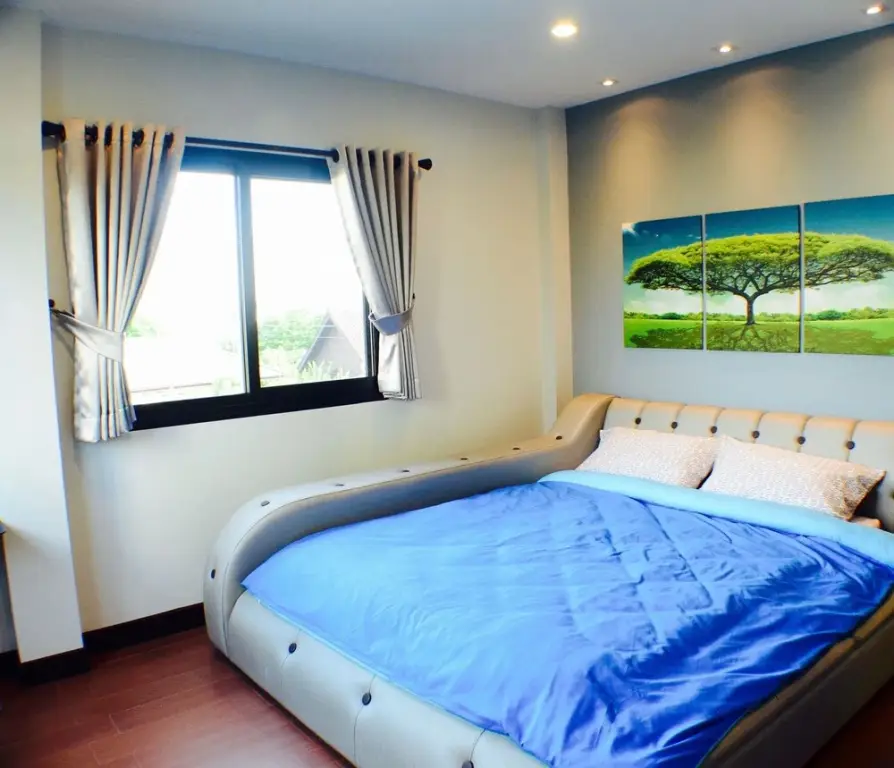 Бангкок: 4 Bedroom House at Skytrain