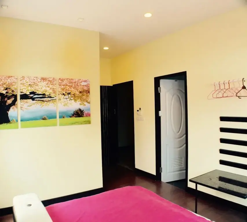 Бангкок: 4 Bedroom House at Skytrain