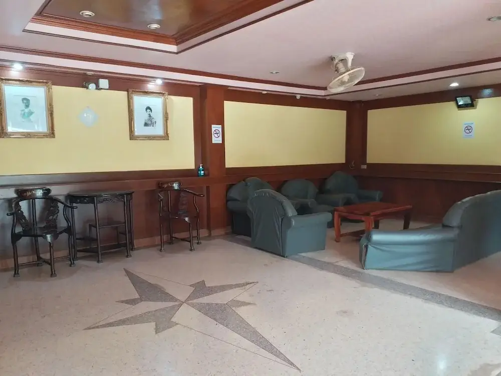 Сунг-Ноэн: Sema Nakhon Hotel