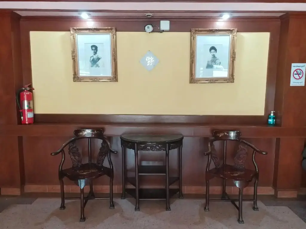 Сунг-Ноэн: Sema Nakhon Hotel