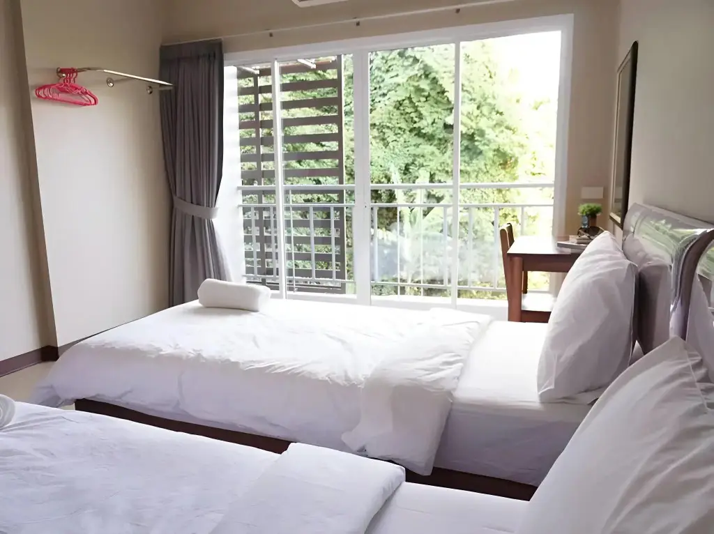 Транг: Chompu Nakarin Apartment