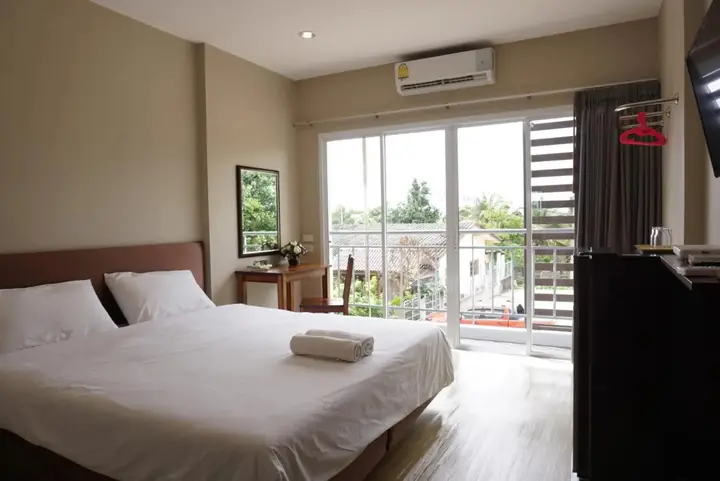 Транг: Chompu Nakarin Apartment