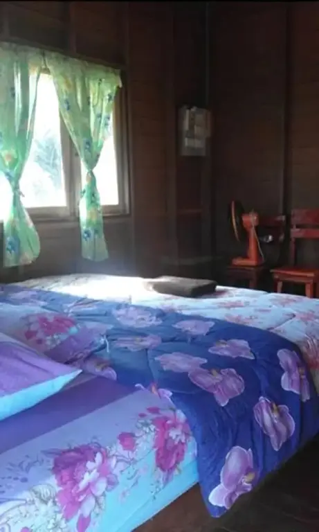Сам-Рои-Йот: Lung Cha Homestay