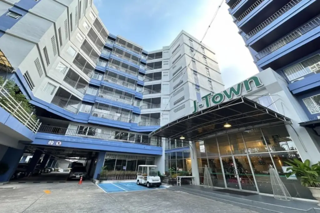 J - Town Serviced Apartments — фото 1
