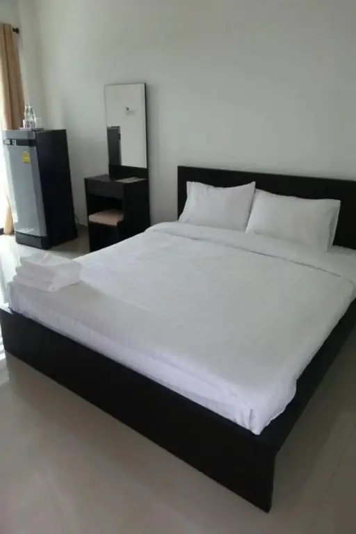 Нанг-Ронг: The Room Apartment