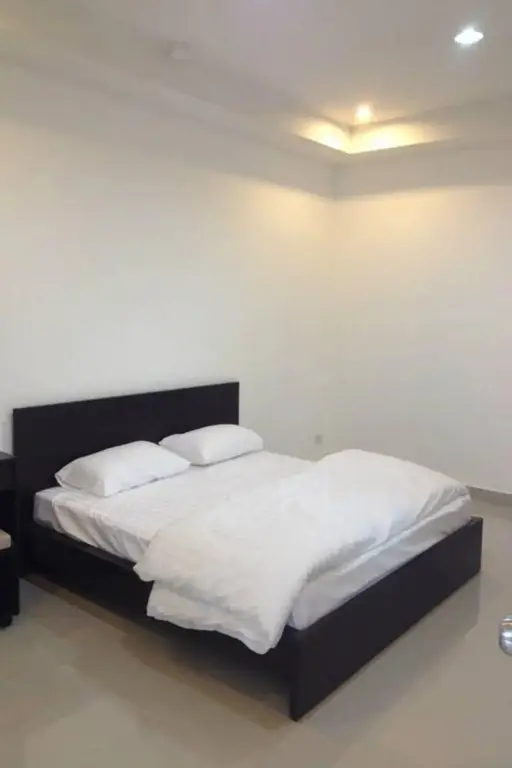 Нанг-Ронг: The Room Apartment