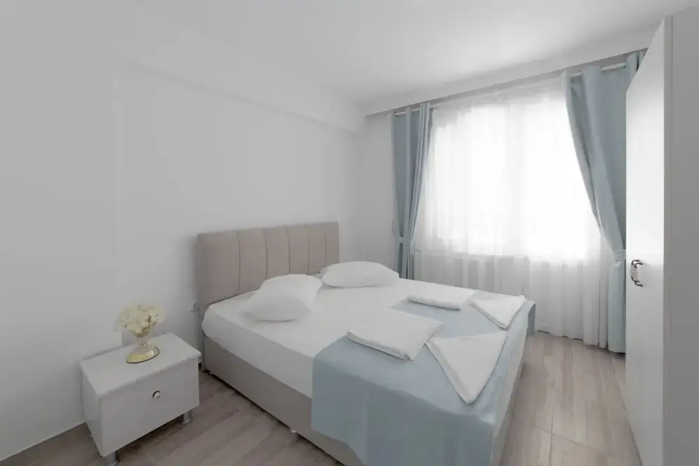Эдремит: Hotel Tuna