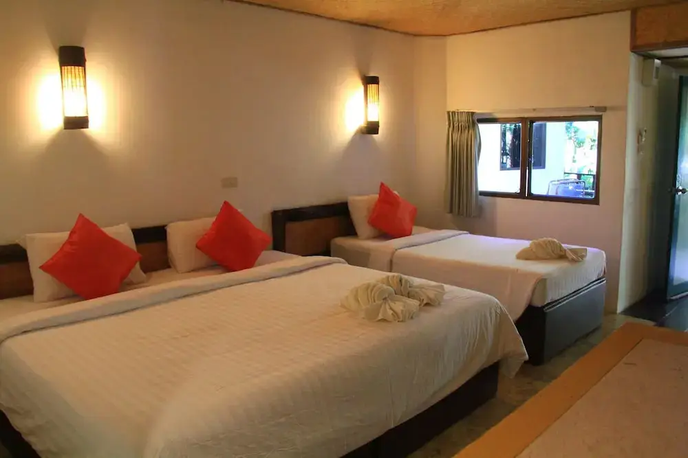 Тха Кра Дан: The Hub Erawan Resort