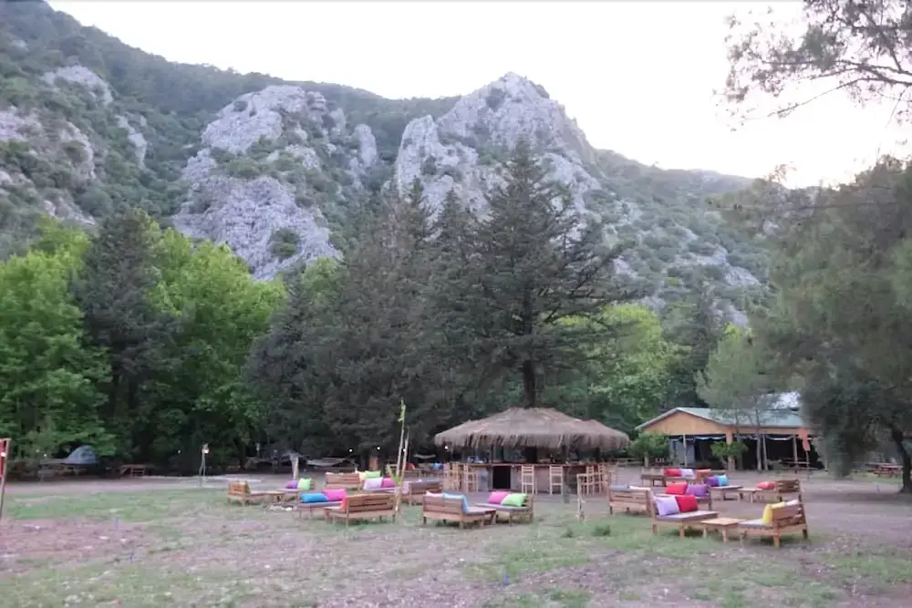 Чиралы: Camp Meeting Point