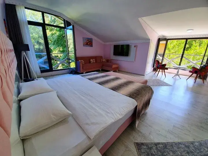 Янык: Kadi̇feli̇ Konak Otel