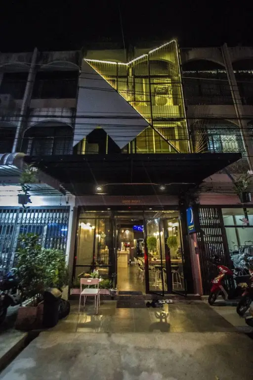 Муанг: Black Panther Hostel