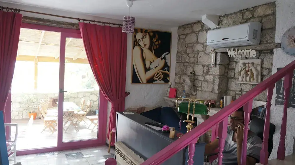 Чешме: Aladam Otel