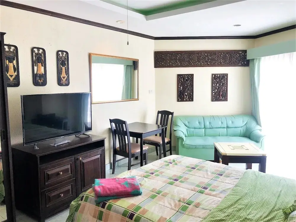 Паттайя: 15th Floor Sea View Apartment - Sleeps 2