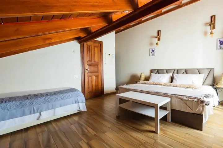 Урла: Lavantalı Konak Taş Ev - Otel&Restoran