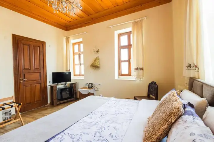 Урла: Lavantalı Konak Taş Ev - Otel&Restoran