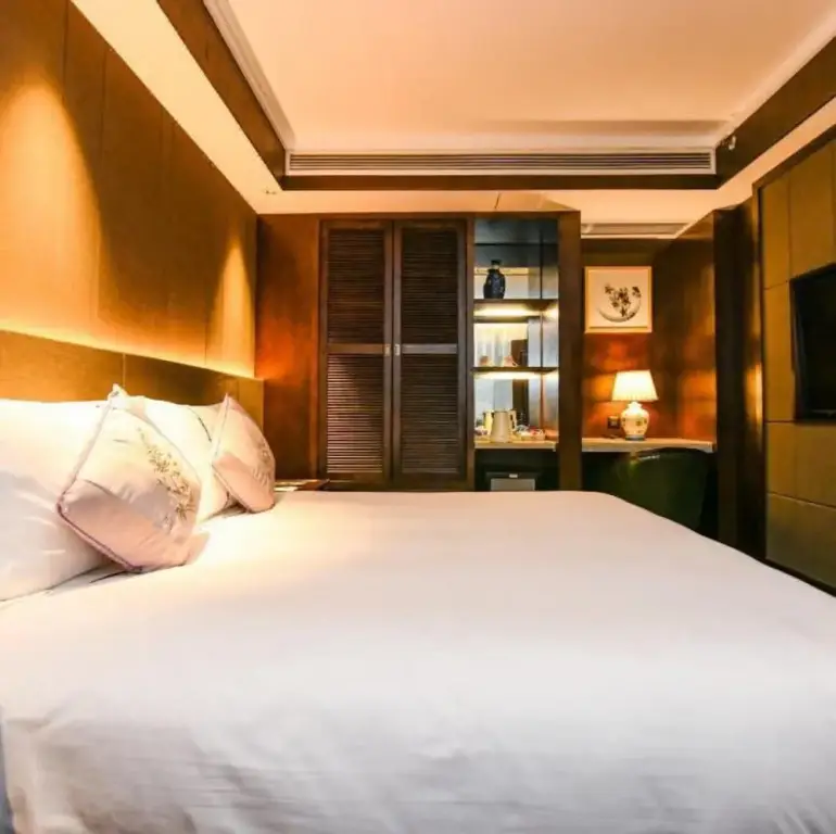 Чунцин: Bolianhui Hotel(Monument to the people's Liberation Shibati  Store)