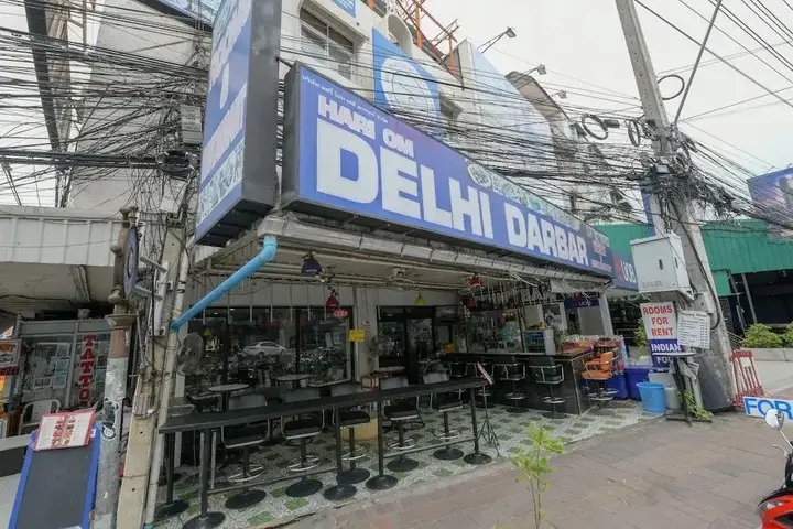 Паттайя: Oyo 315 Hari Om Delhi Darbar