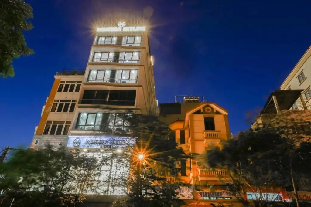 Western Skyline Hotel — фото 1