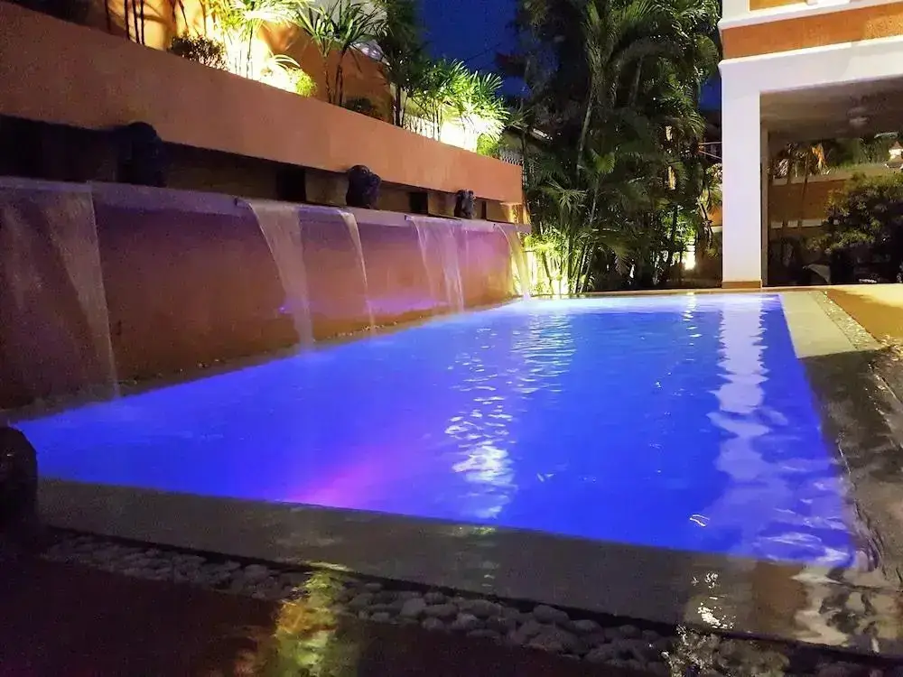 WOWLAND Luxury Pool Villa Pattaya Walking Street — фото 1