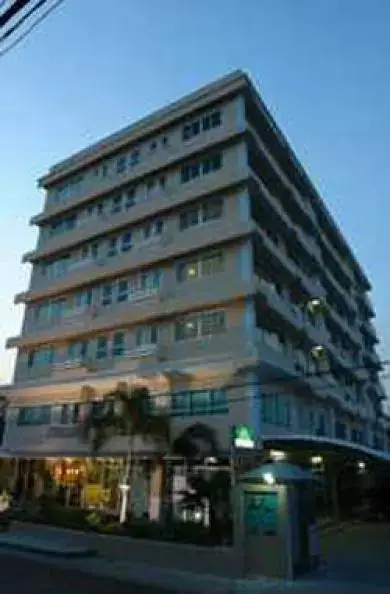 Бангкок: Malee Suites Sathon