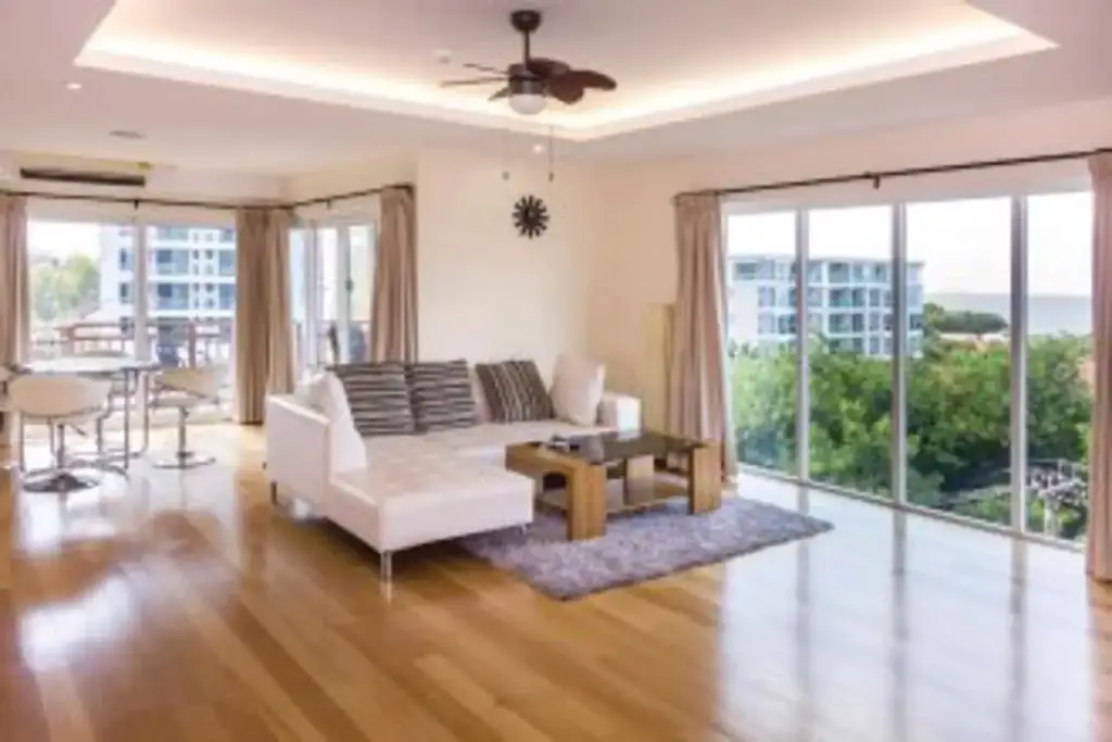 Паттайя: Emerald Palace - Serviced Apartment