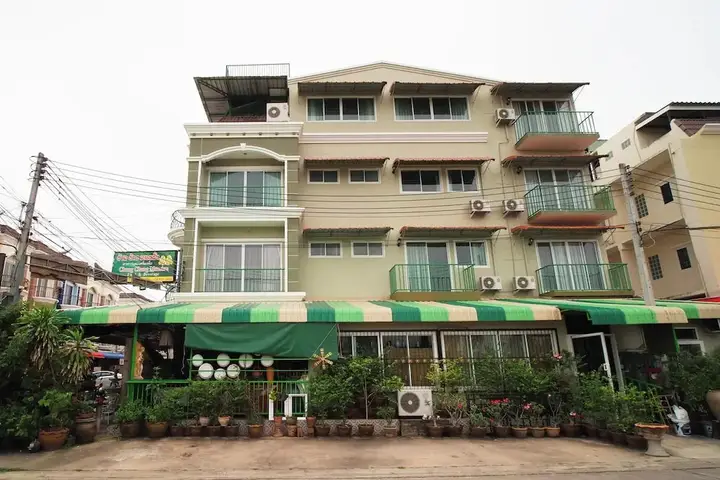 Банг-Саре: OYO 1021 Chang Chang Mansion