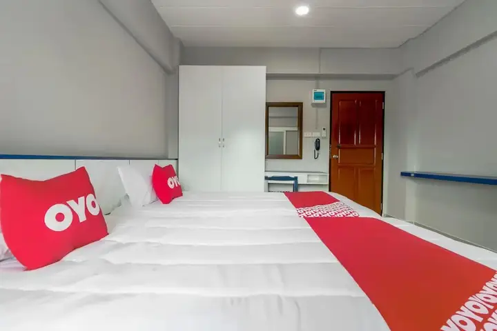 Бангкок: Triple T Place