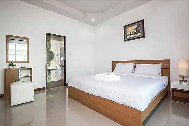 Хуахин: Baan Kiet 3 7 units 2 Bedroom Jacuzzi Townhomes