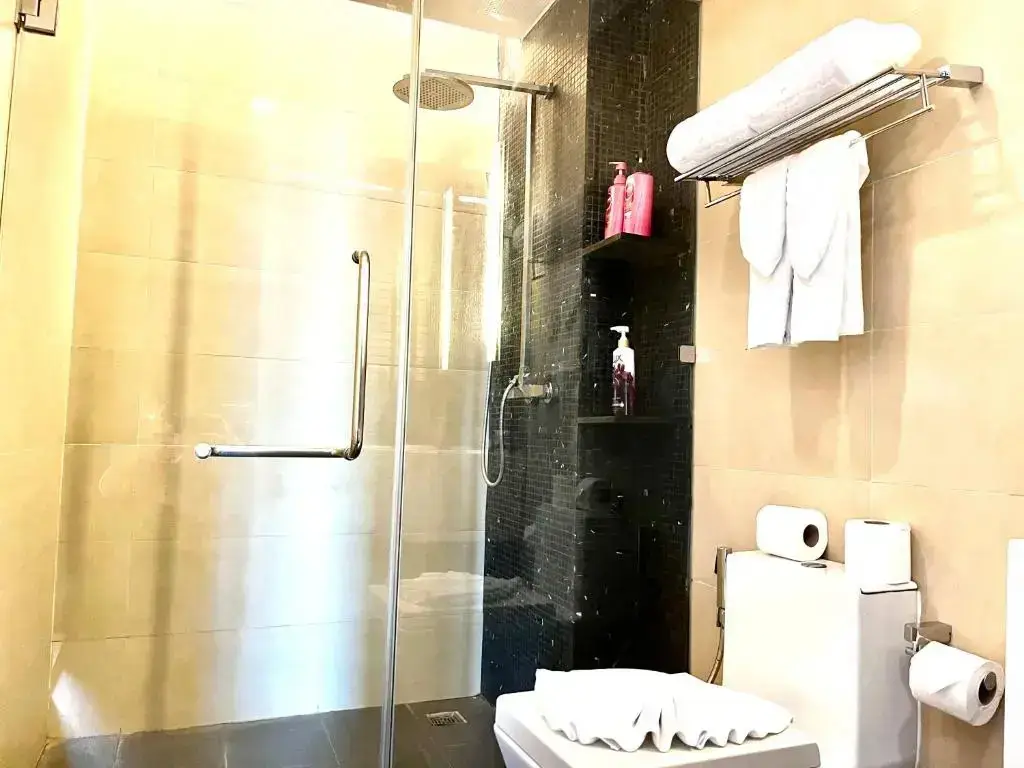 Кату: Patong Beachfront Studio 2 Mins Walk To Whitebeach