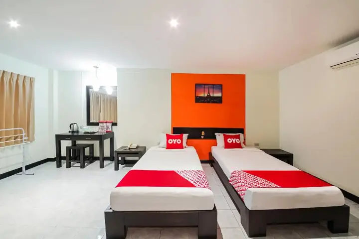 Кату: Roar Inn Patong