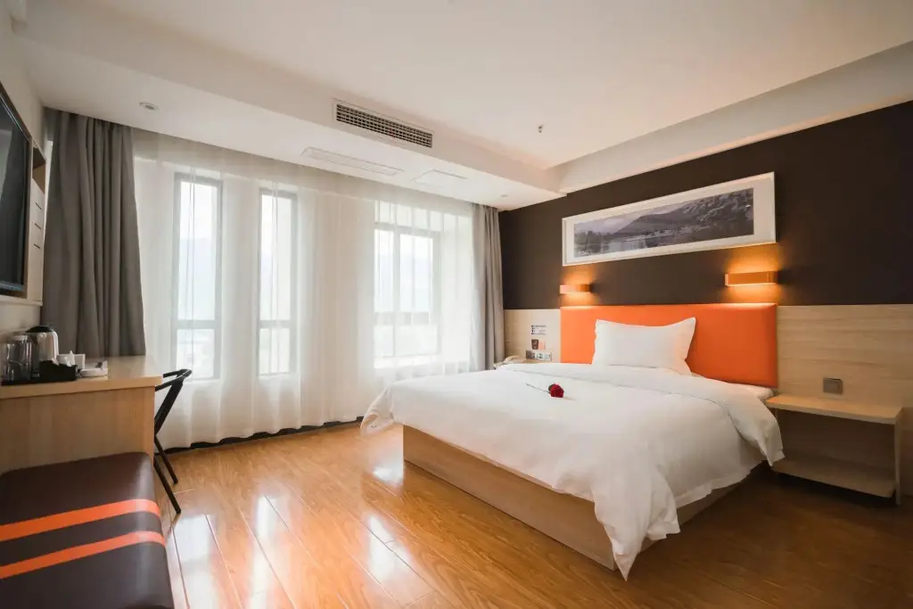 Чунцин: 7 Days Premium (Chongqing Baishiyi)