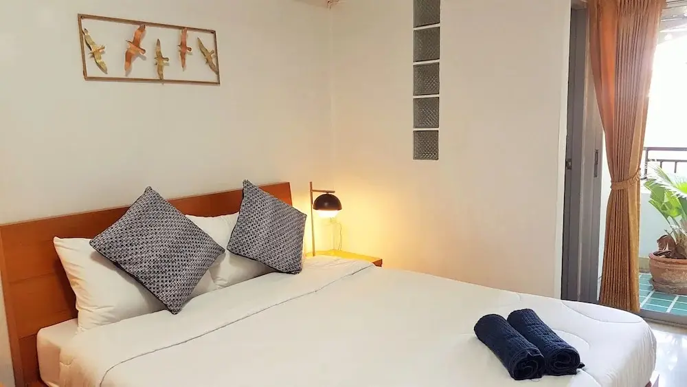 Бангкок: The 20 Apartment