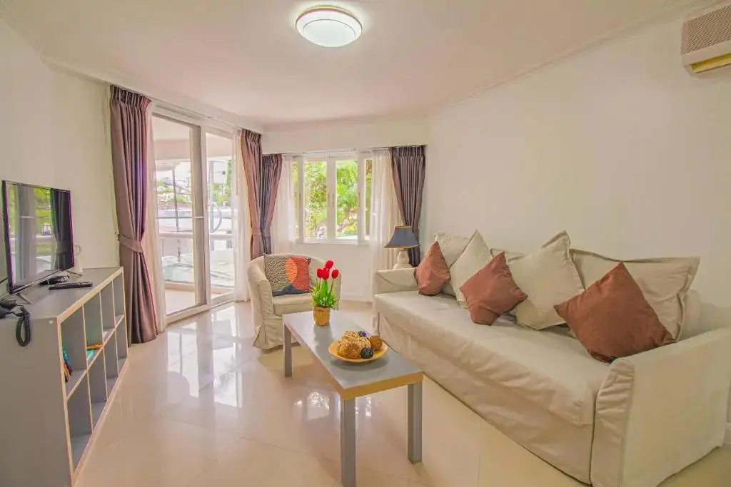 Паттайя: SUITE APARTMENT, 30's JOMTIEN BEACH