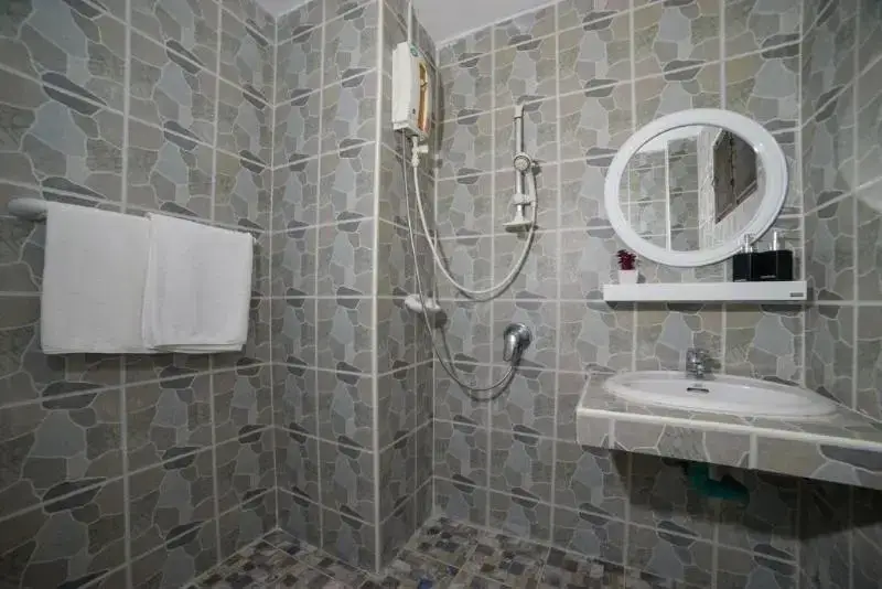 Кату: Oyo 1037 Kamala Phuket Guesthouse