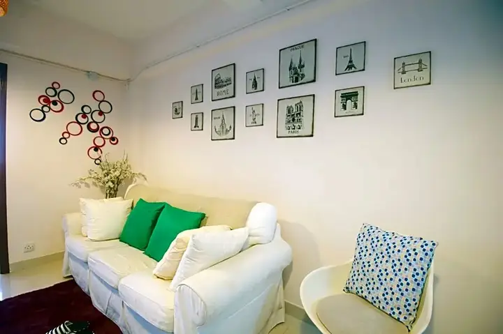 Гонконг: WC Downtown 3-bedroom Apartment MTR Downstairs 14C