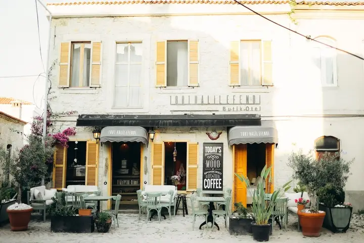 Чешме: 1881 Hali̇l Efendi̇ Otel