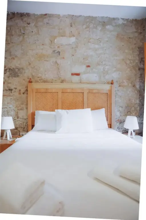 Чешме: 1881 Hali̇l Efendi̇ Otel