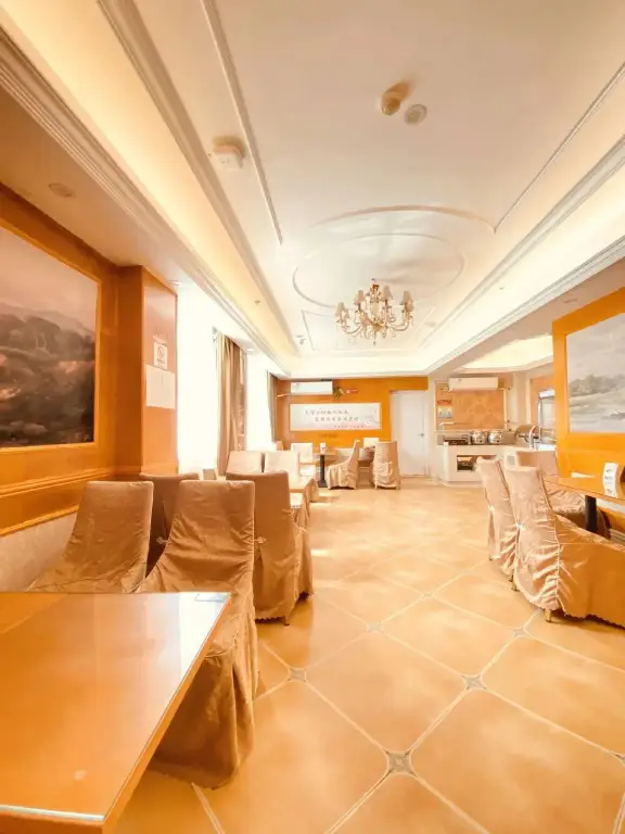 Ухань: Vienna 3 Best Hotel (Wuhan Yellow Crane Tower Hubu Alley)