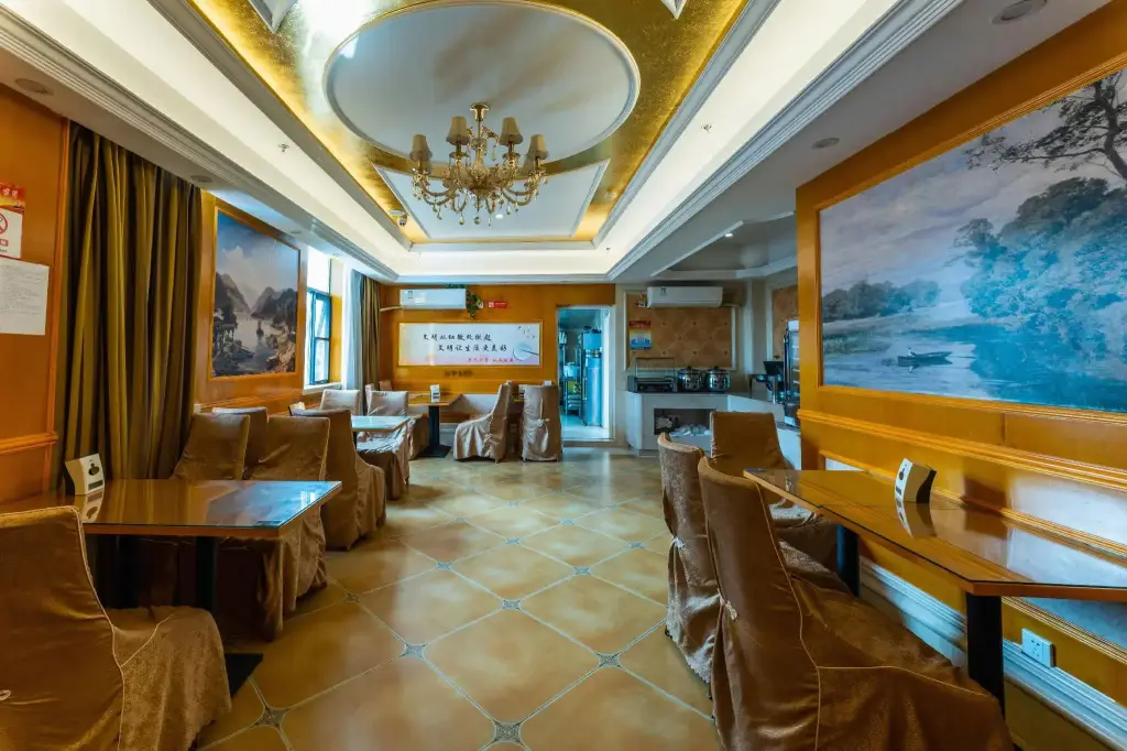 Ухань: Vienna 3 Best Hotel (Wuhan Yellow Crane Tower Hubu Alley)