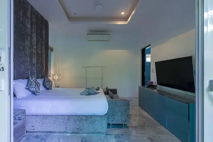 Чаам: 6BR Luxury Tropical Pool Villa PH125