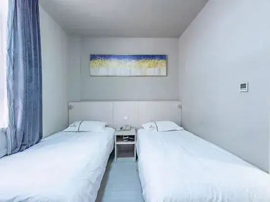 Линьи: Linyi Mengnuo Hotel (University City bus station store)