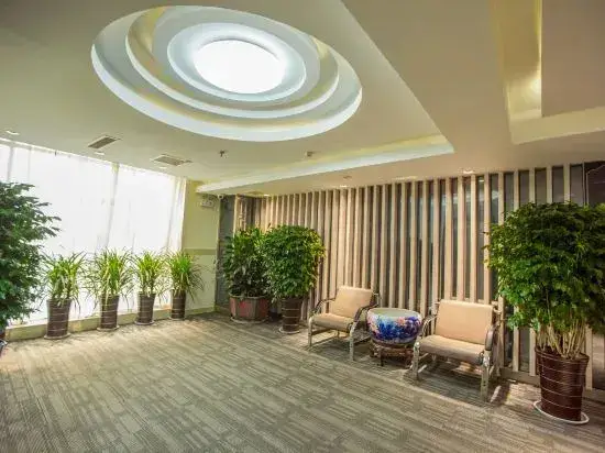 Линьи: Linyi Mengnuo Hotel (University City bus station store)