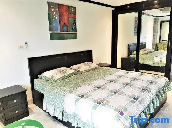 Паттайя: Sea View Studio Apartment Jomtien Beach Condominium A3