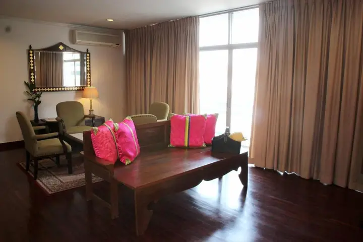 Бангкок: Samsen Suites