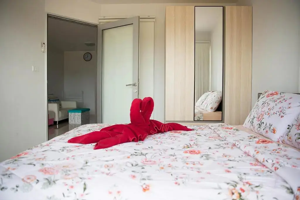 Клаенг: Grand Beach Condo B404 by Malai