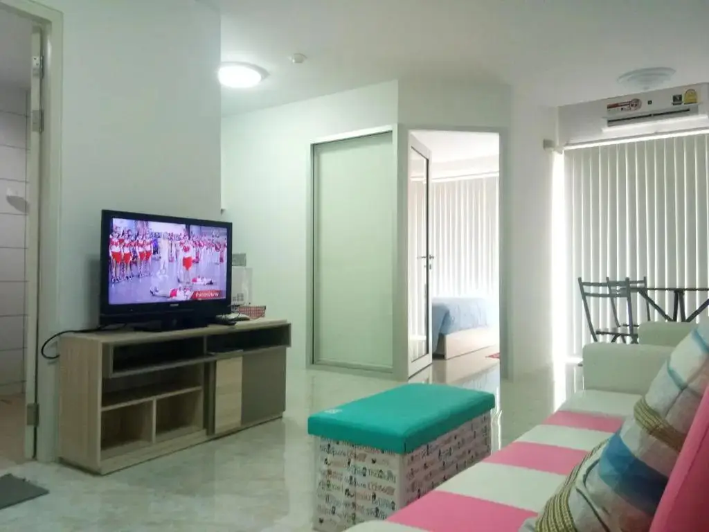 Клаенг: Grand Beach Condo B404 by Malai