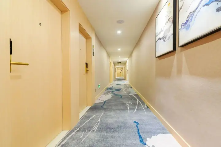 Чунцин: Super 8 Hotel (Wanzhou Wanda Plaza Gaosuntang Pedestrian Street Store)